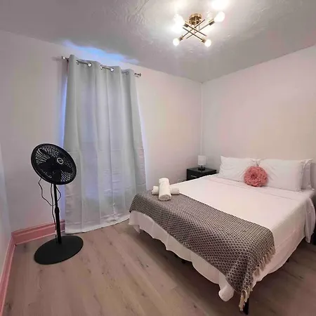 The Pink House Walking Distance To The Falls Niagara Falls Exterior photo